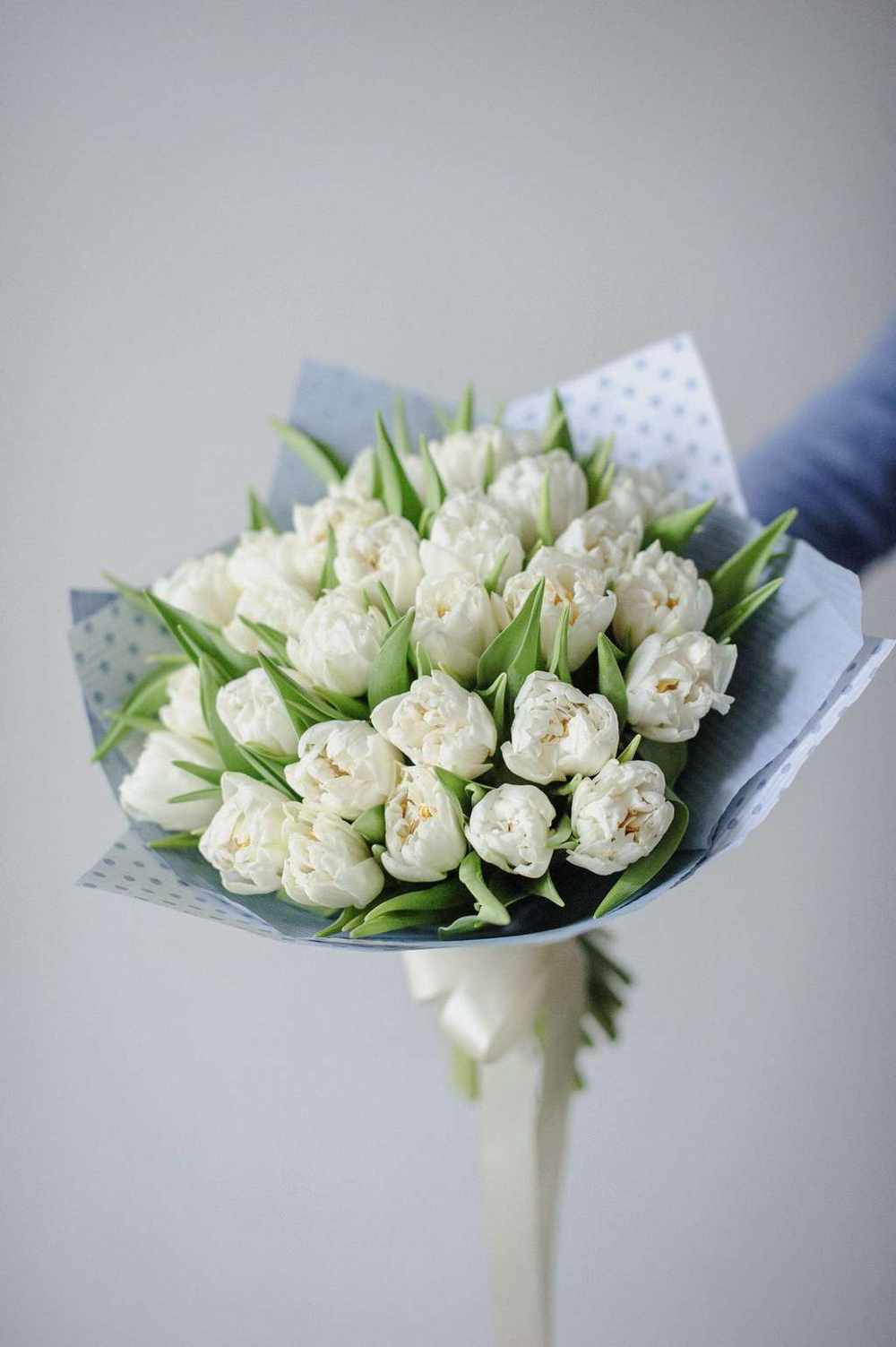 Букет из белых тюльпанов