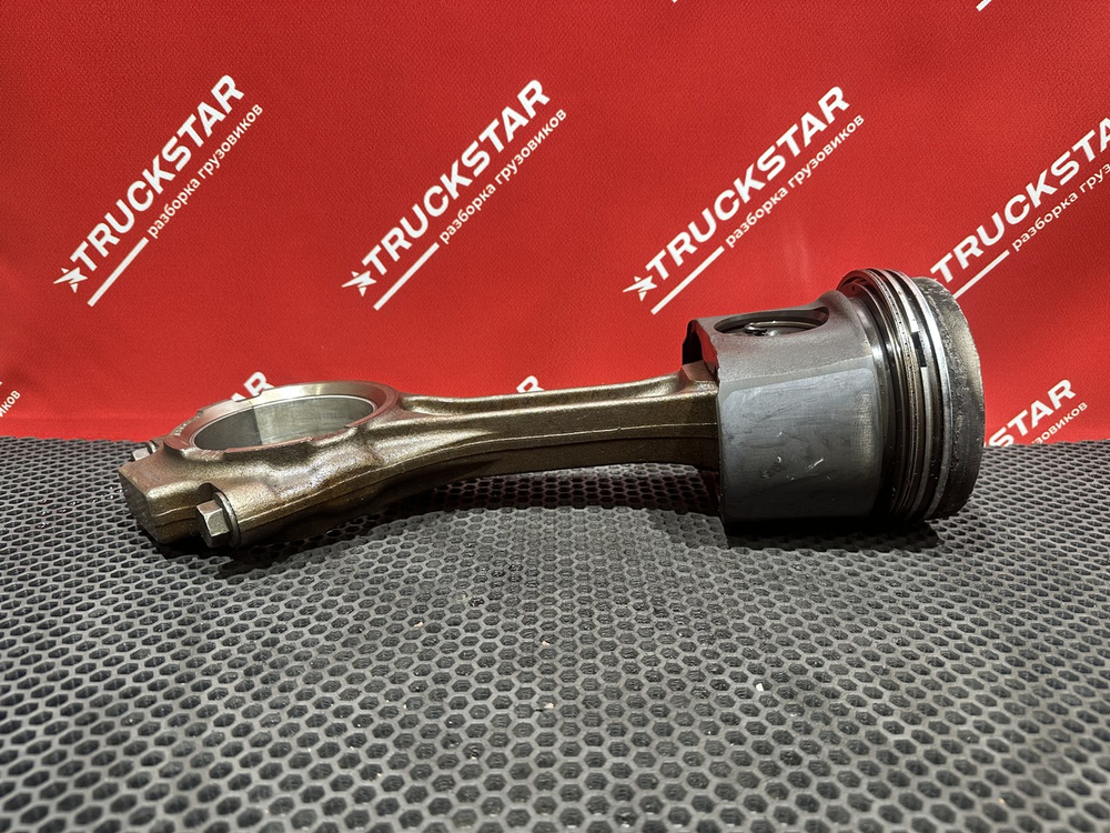 Поршень с шатуном