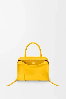 Loewe Маленькая сумка Amazona 180 из мягкой телячьей кожи, желтый