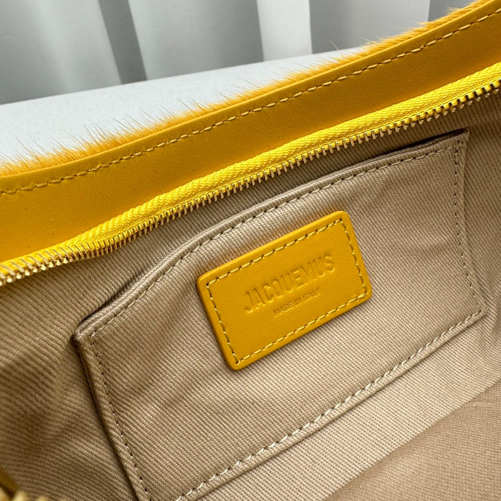 Jacquemus Le Bisou 27 cm