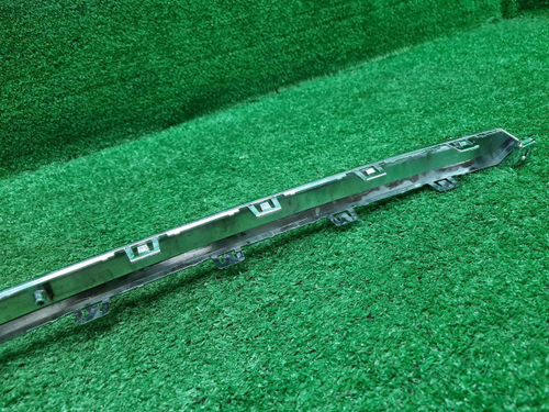 Молдинг заднего бампера Hongqi HS5 (2019-н.в.)