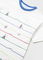 две футболки с шортами