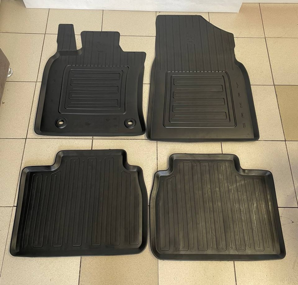 Коврики салона резиновые черные PW210-33010 PW21033010