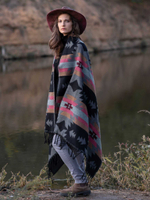 Палантин теплый с орнаментом Навахо