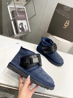 Зимние угги UGG с мехом синие