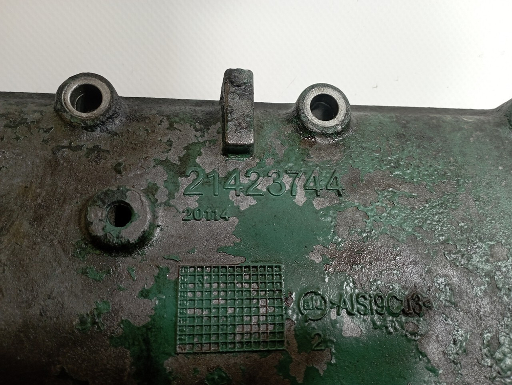 Крышка масляного радиатора