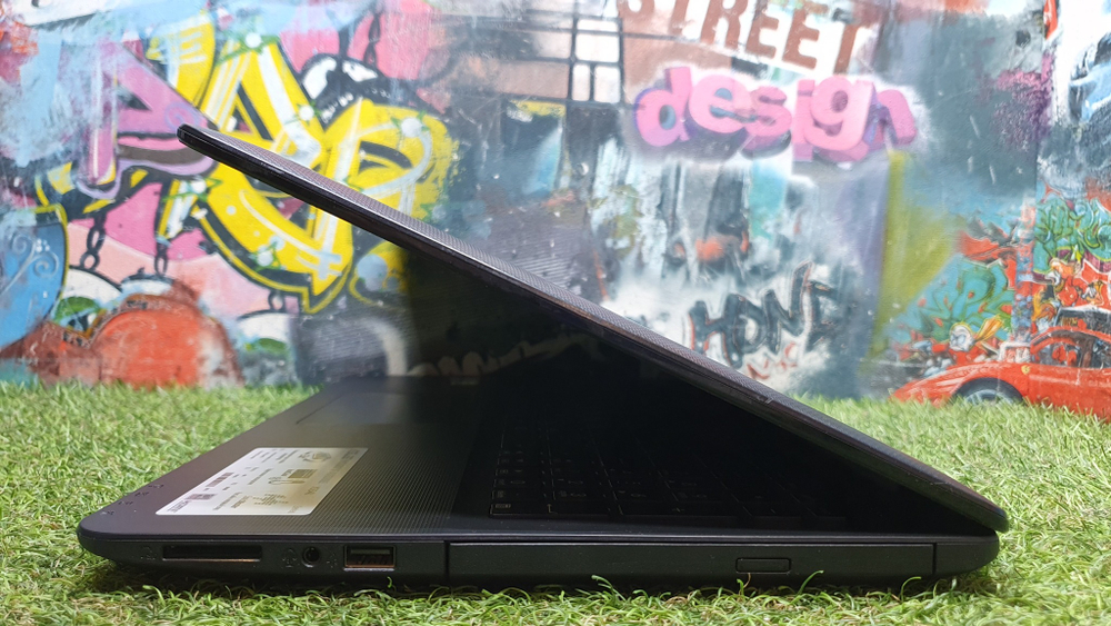 Ноутбук ASUS i3/4Gb/920M 2Gb