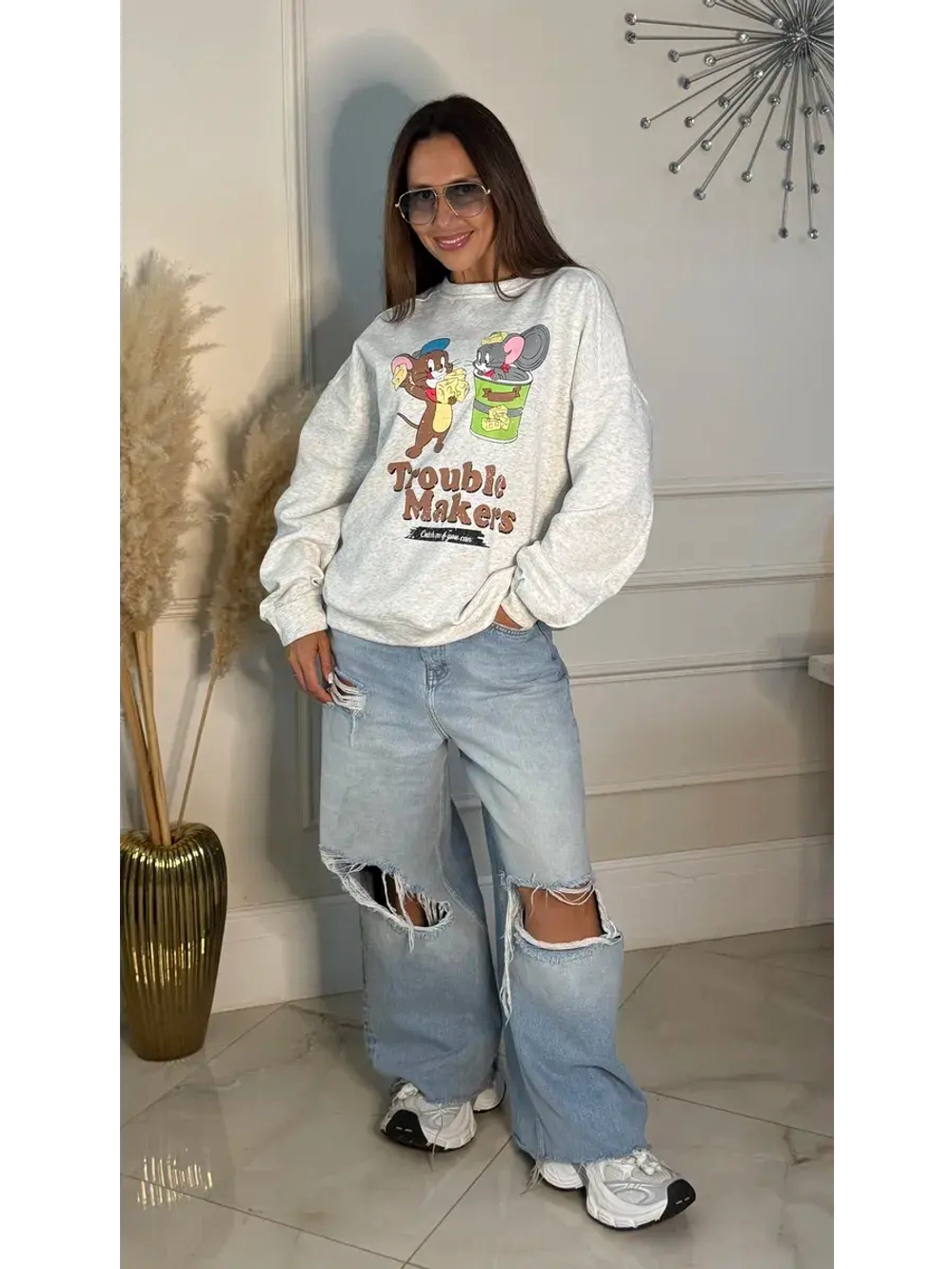 Свитшот женский с мультяшным принтом oversize