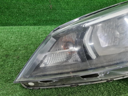 Битая Фара левая Kia Rio 4 (2020-н.в.) галоген