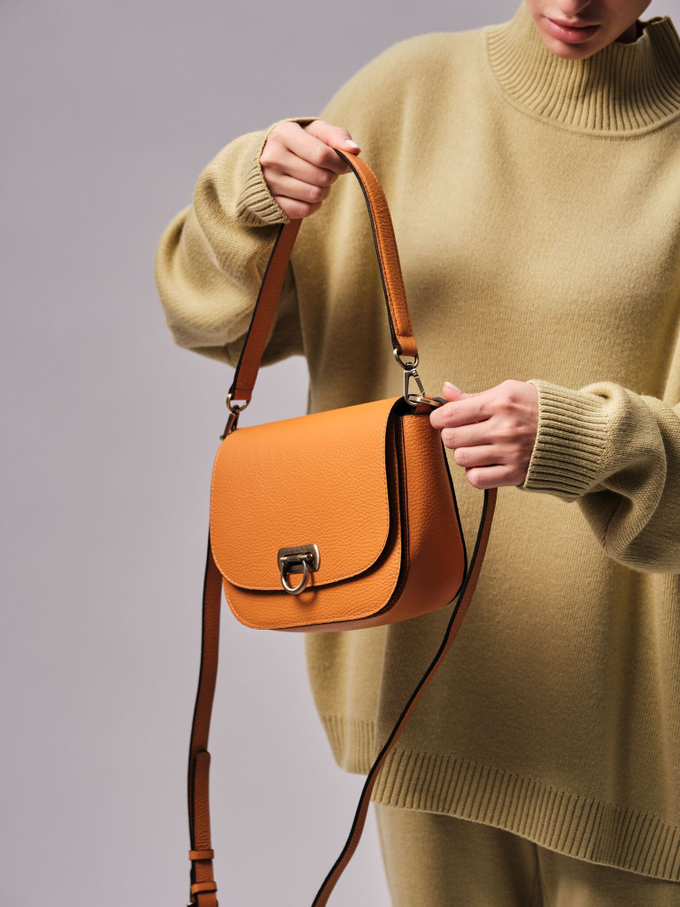 Сумка кожаная на плечо кросс-боди оранжевая