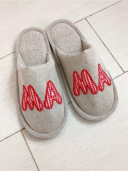 Льняные тапочки с аппликацией "Мама"