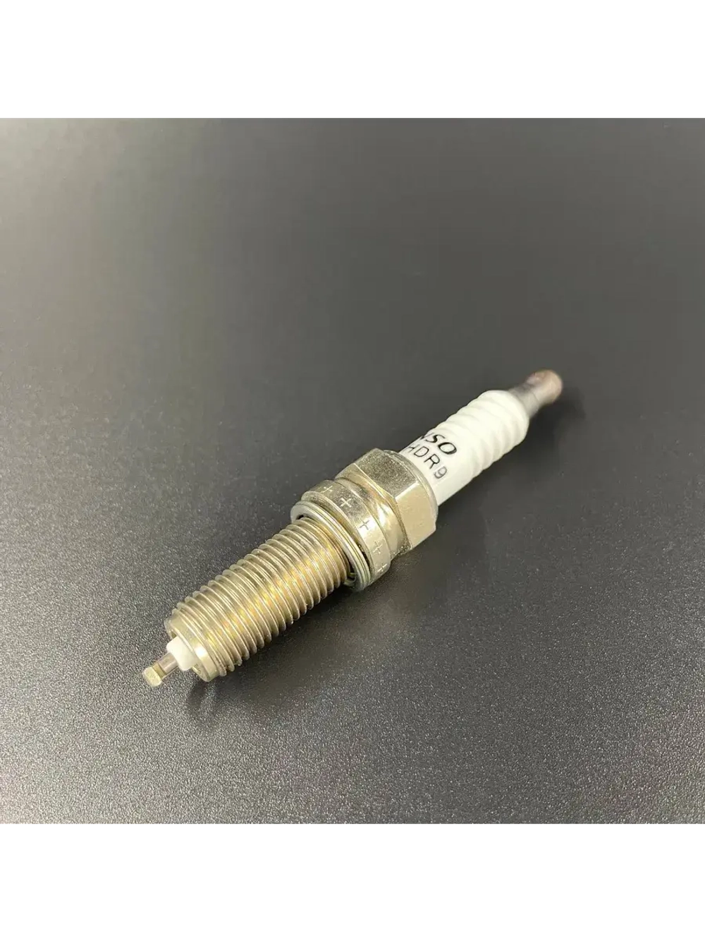 Cвеча XU22HDR9 (1643 LKR7E)