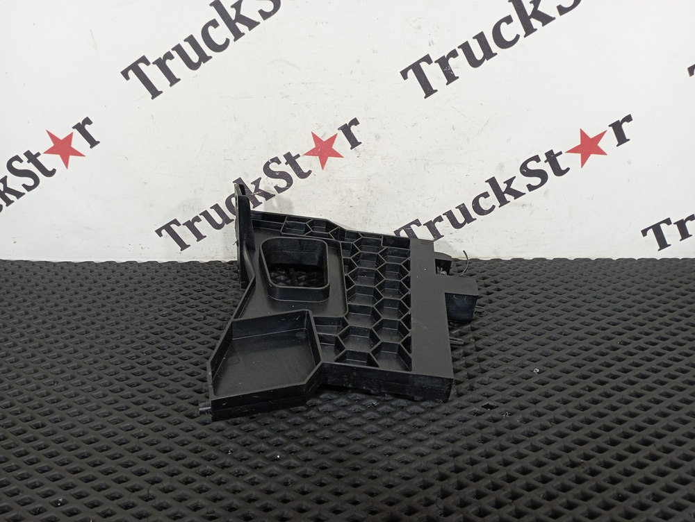 Кронштейн крепления торпедо