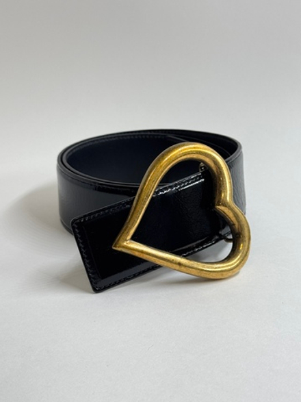 Ремень с пряжкой в виде сердца YSL