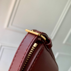 Louis Vuitton Pochette LV Bloom