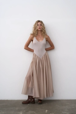 Платье-русалка бежевое