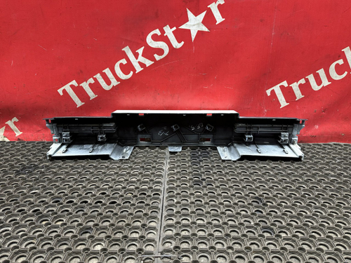 Накладка бампера нижняя средняя часть