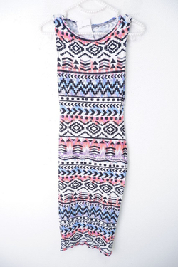 Платье без рукавов 40 размер