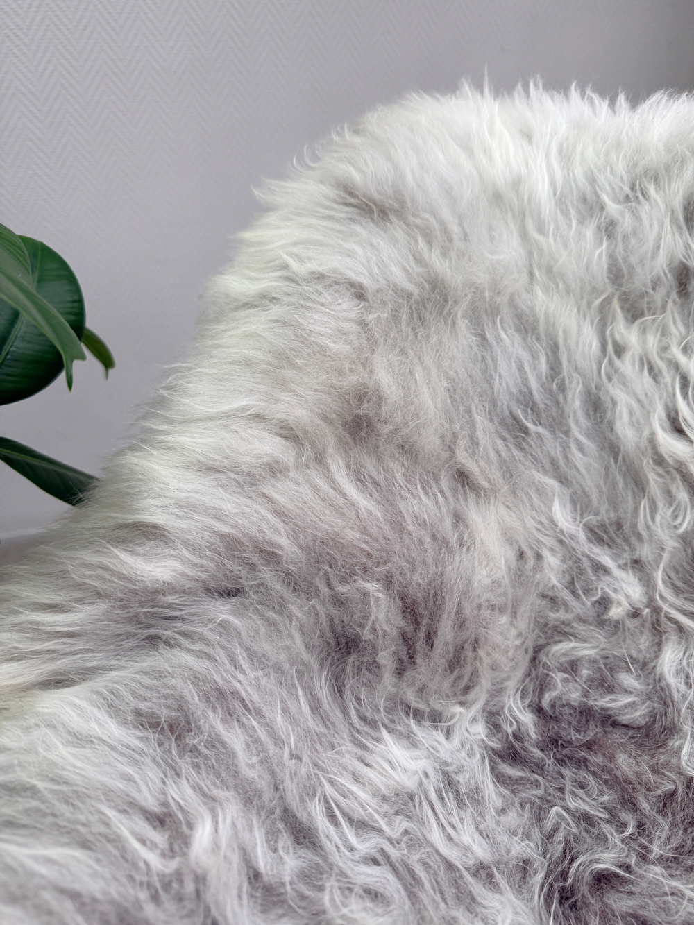 Шкура коврик меховой прикроватный овчина, 120х65 см.