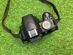 Nikon D3100 2.300 кадров
