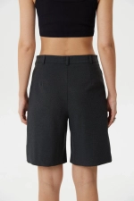 Бермуды Square, Серый