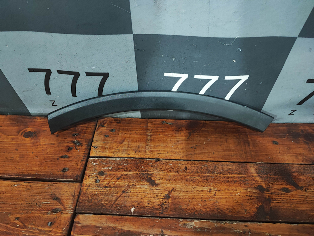 Накладка переднего бампера Toyota RAV4 IV (XA40) 15-19 Б/У Оригинал 5211242110