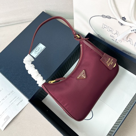 Prada Re-Edition 2005 Re-Nylon