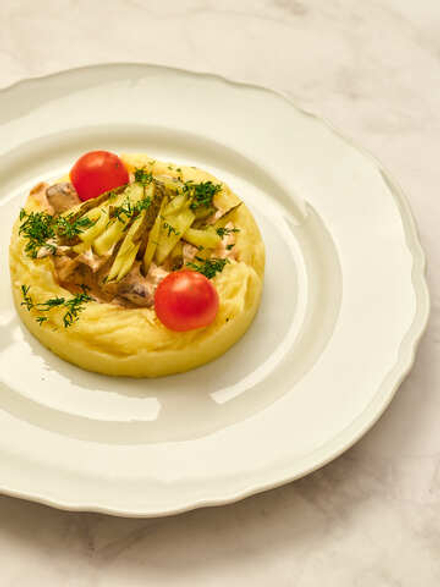 Бефстроганов с нежным картофельным пюре | Beef Stroganoff with tender mashed potatoes