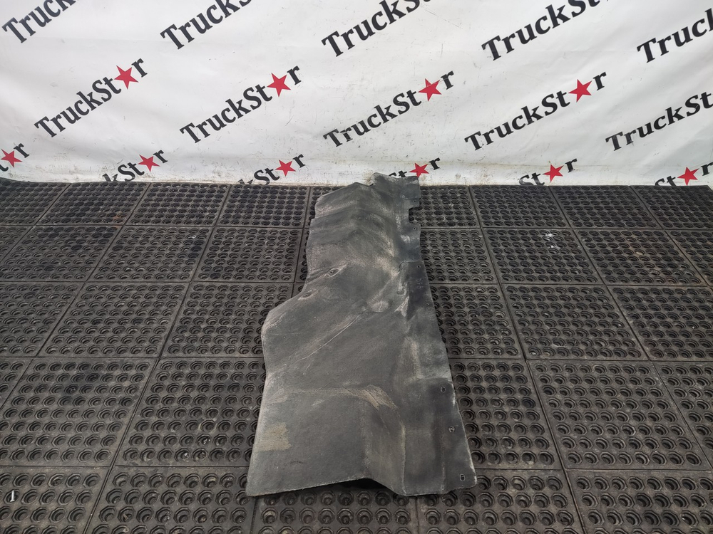 Шумоизоляция двигателя правая