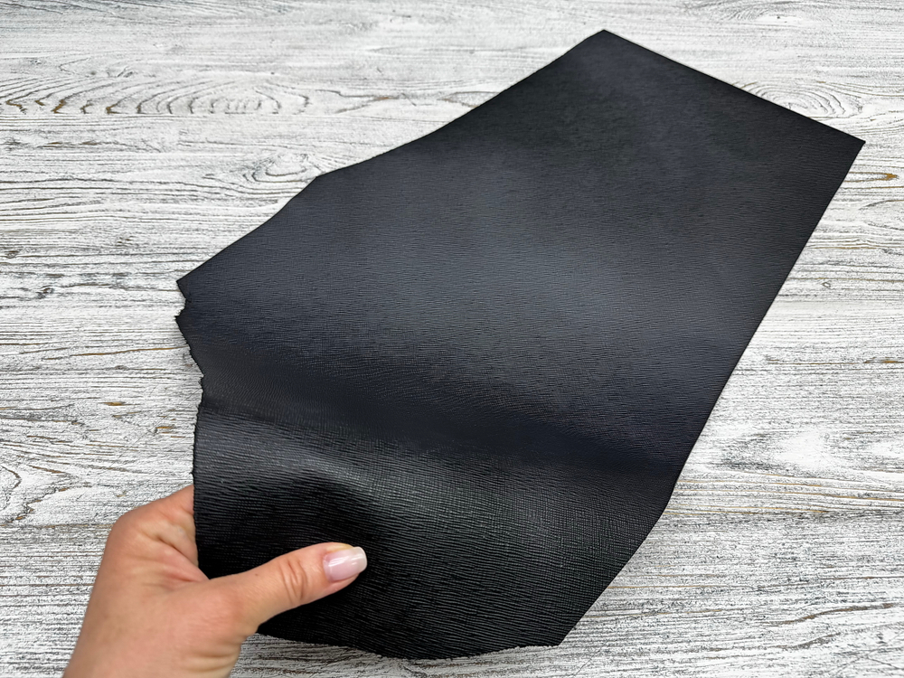 Сафьяно цв. Черный / Saffiano Royal Black, толщ. 1,1-1,3 мм, ПАНЕЛИ