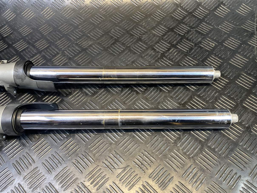 Перья вилки Yamaha TDM850 RN03J 054015