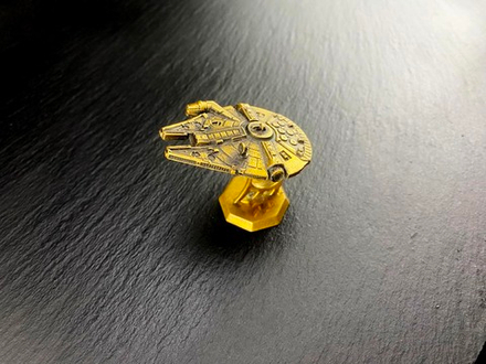 Статуэтка. Millenium Falcon (отдельная подставка). Звёздные войны.