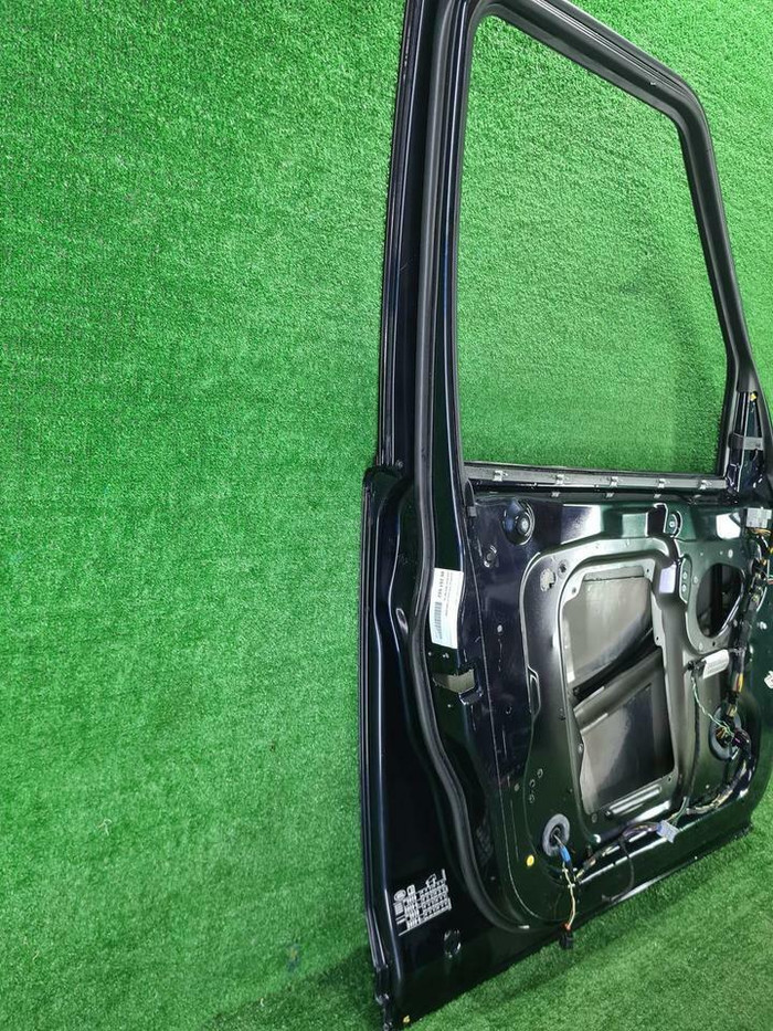 Дверь передняя левая LR Discovery 3 4 (2004-2016)