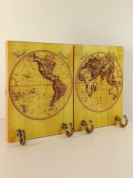 Ключница настенная «Старая карта Мира». 4 крючка