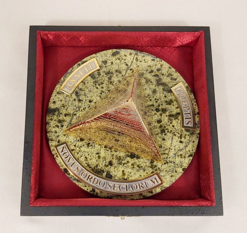 Сувенир "Пирамида" большая  на привлечение счастья и богатства