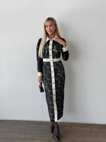 Платье футляр из кружева