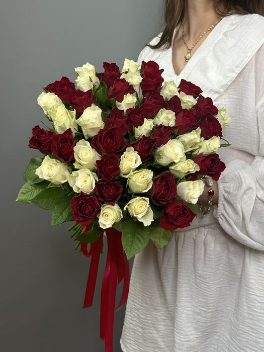 Букет роз Атена и Мадам Рэд 40см (под ленту)*