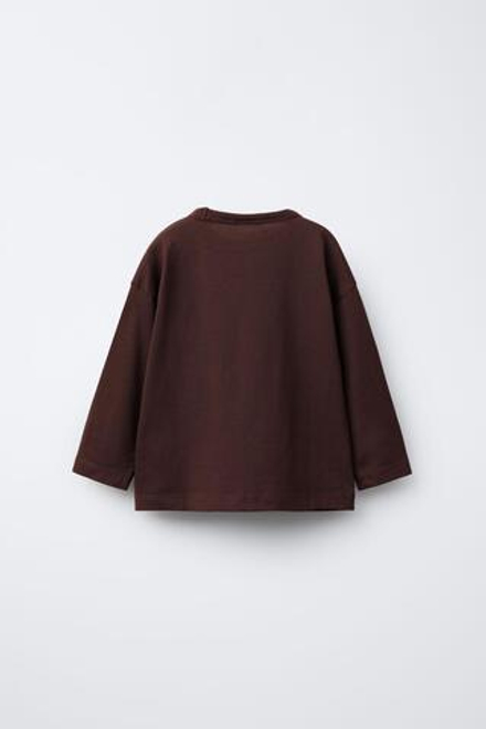ZARA ФУТБОЛКА С ПРИНТОМ SNOOPY PEANUTS™, БОРДОВЫЙ