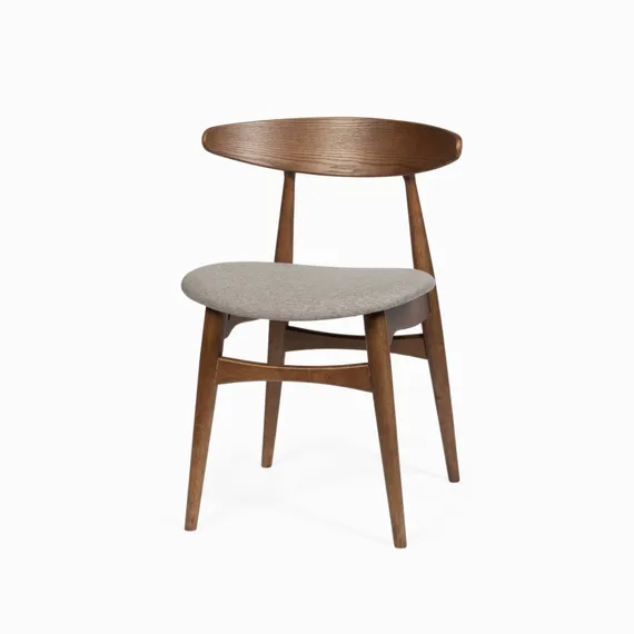 Стул Remake с бежево-серой обивкой