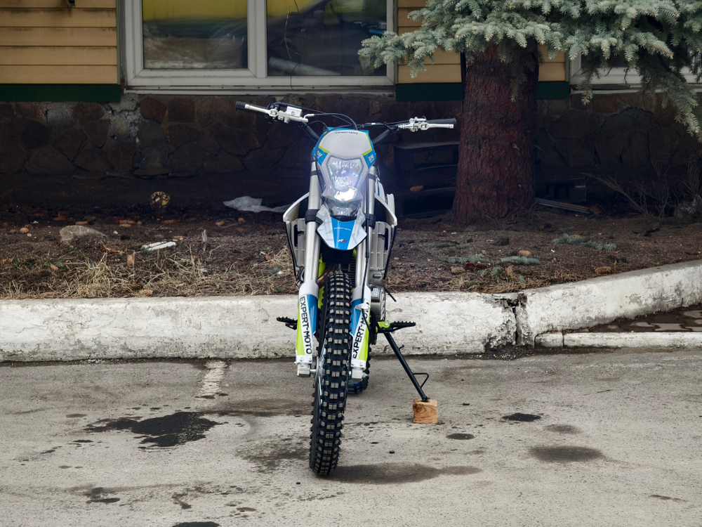 Мотоцикл кросс Apollo Thunder-250 (110/90-18)