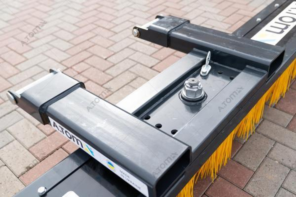 Щетка дорожная на вилочный погрузчик - AТOM 2500