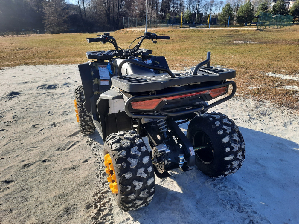 Квадроцикл бензиновый MOTAX GRIZLIK W200