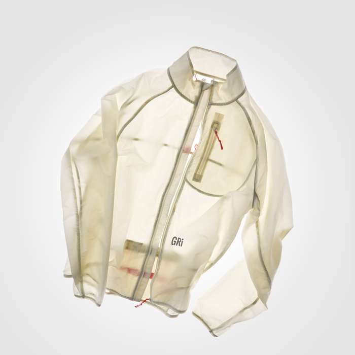 Куртки и жилеты