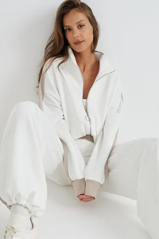 Олимпийка на молнии с лампасами кремового цвета