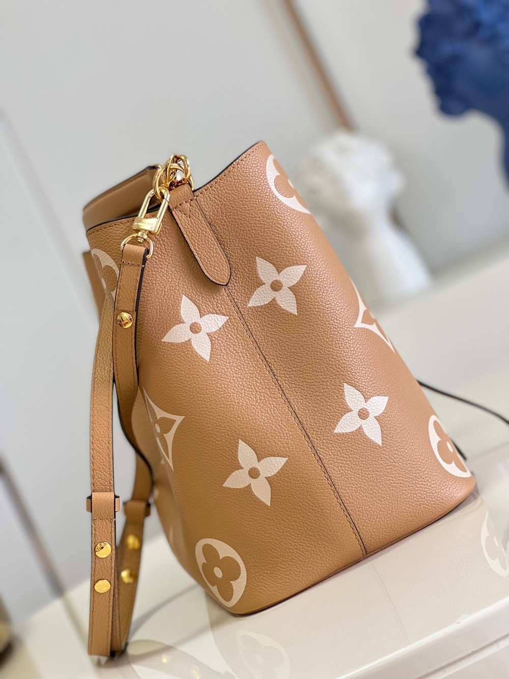 Louis Vuitton NeoNoe MM