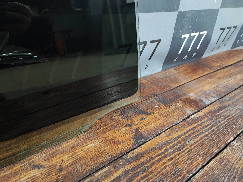 Стекло двери задней правой Toyota Land Cruiser 200 07-21 Б/У Оригинал 6810360460