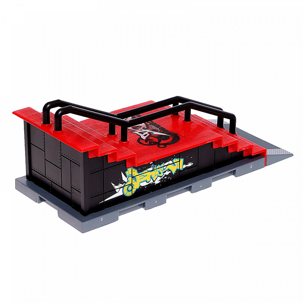 Скейтпарк: ступени с перилами и фингерборд