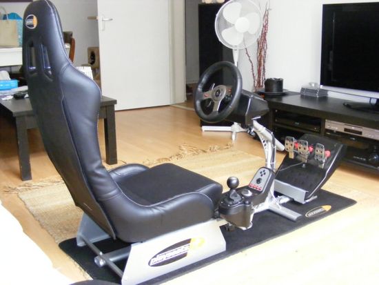 Игровое креcло Playseat для автосимуляторов виртуальной реальности