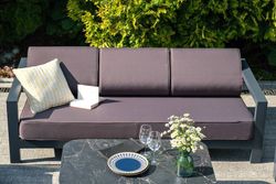 "Гранада" лаунж-зона из алюминия со столиком из HPL