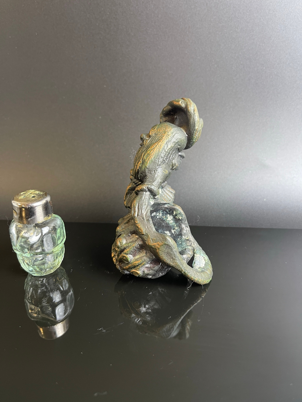 Солонка "Гном" из серии "Белоснежка и семь гномов", металл, СССР, 1970-1990 гг.